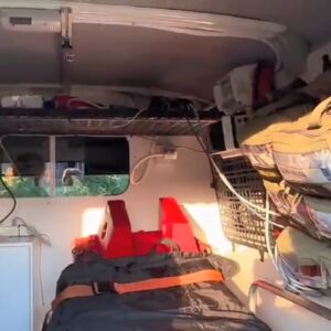 Вантажна полиця під стелю в багажник Toyota Land Cruiser 70й серії