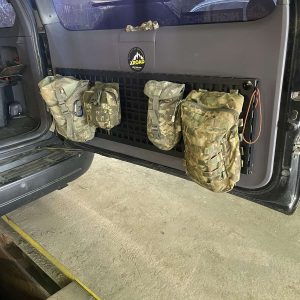 Відкидний стіл на двері багажника Prado 120 / Lexus GX470 — експедиційний складний MOLLE стіл