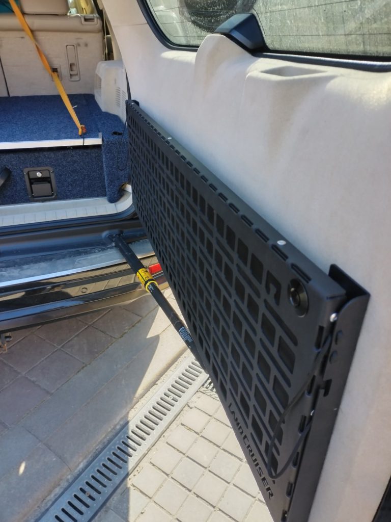 Відкидний експедиційний стіл на двері багажника Toyota Land Cruiser Prado 150 / Lexus GX 460 — складний стіл MOLLE для кемпінгу та off-road