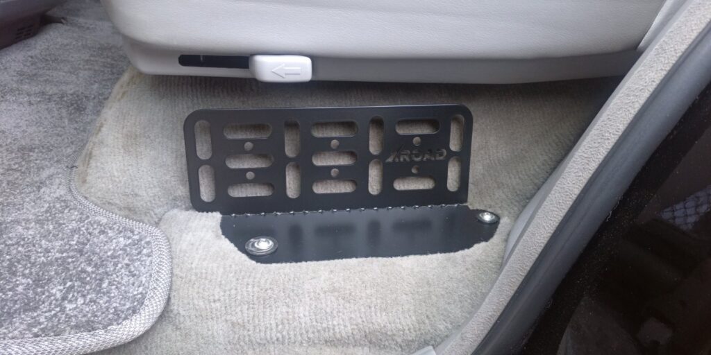 Molle (Молле) панель під заднє сидіння Toyota Land Cruiser 100