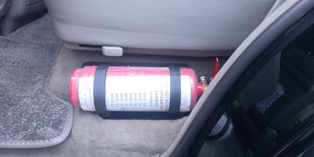 Кріплення для вогнегасника під заднє сидіння Toyota Land Cruiser 80