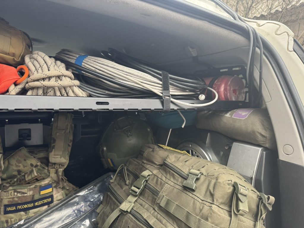 Полиця під стелю в багажник для Toyota FJ Cruiser