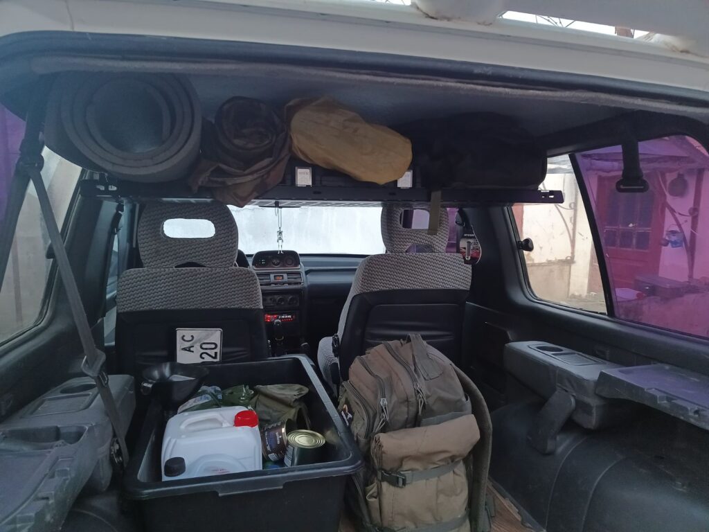 Полиця під стелю в багажник Mitsubishi Pajero 2 (1997-2003)