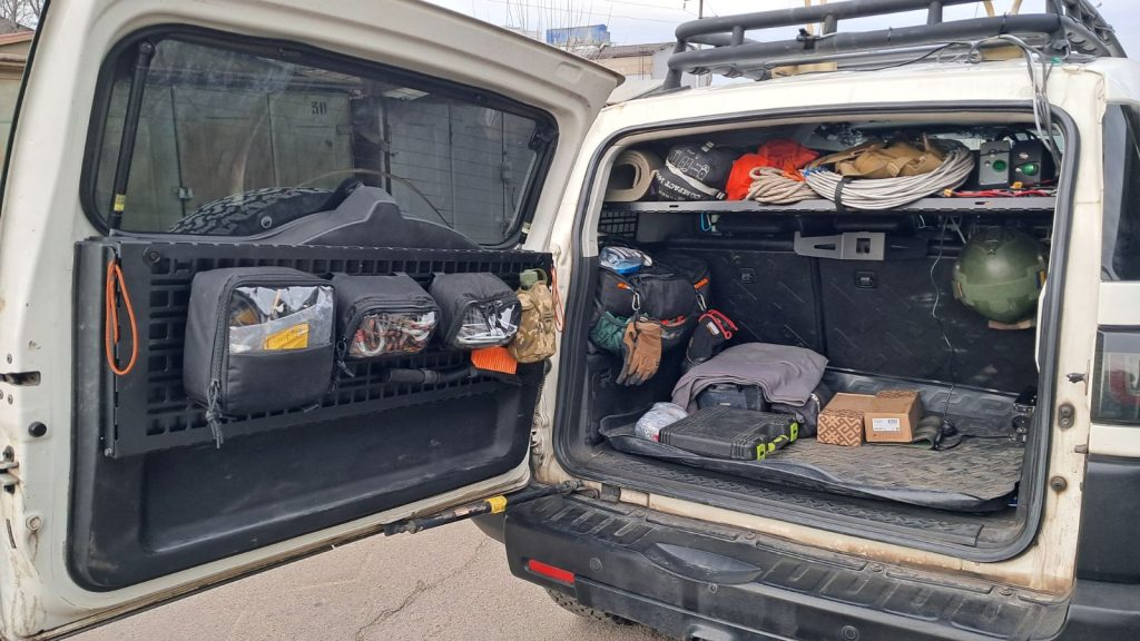 Полиця під стелю в багажник для Toyota FJ Cruiser