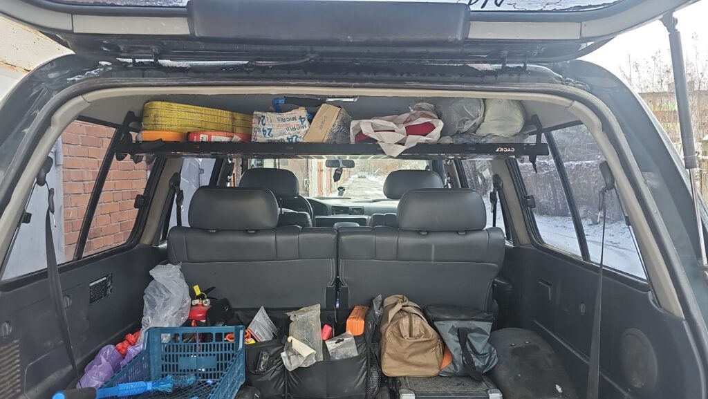Полиця під стелю в багажник Toyota Land Cruiser 80