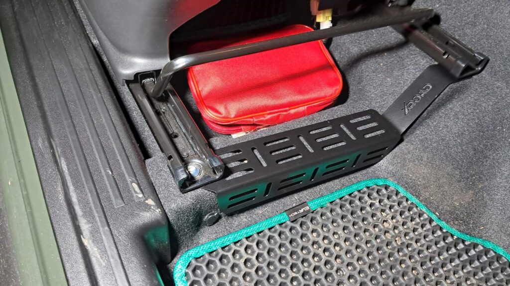 Molle (Молле) панель під переднє сидіння Suzuki Jimny (2018+)