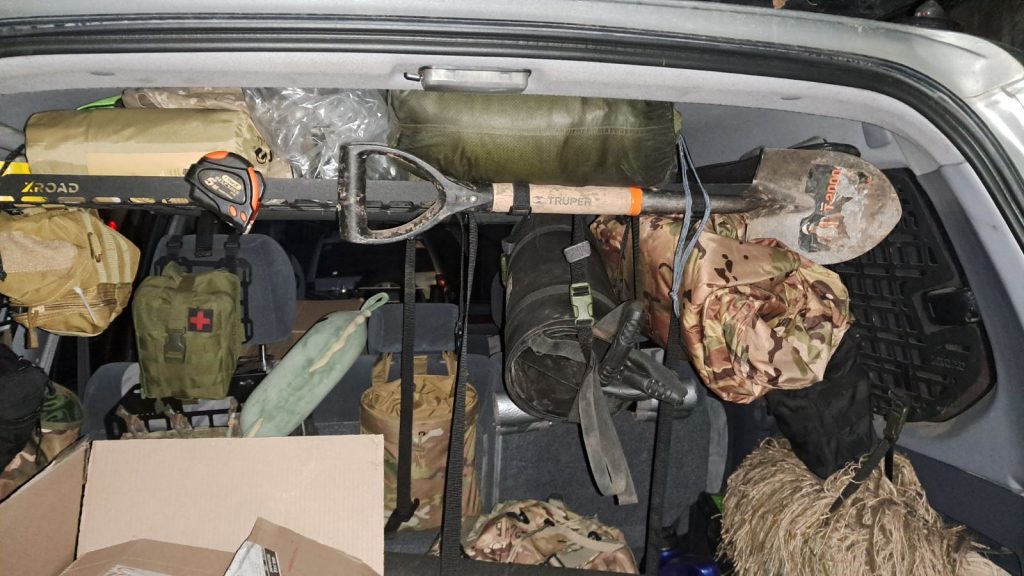 Полиця під стелю в багажник Toyota Land Cruiser Prado 90