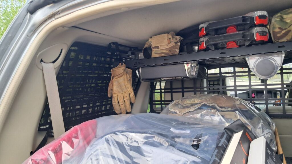 Полиця під стелю в багажник для Nissan Patrol Y60