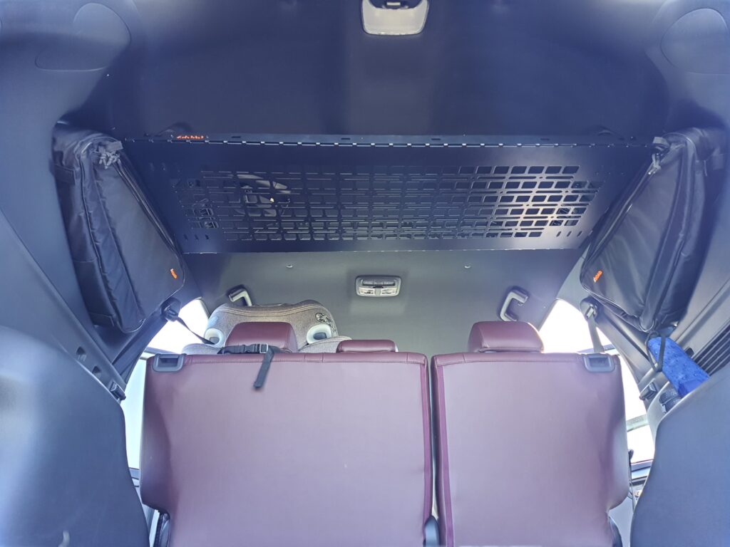 Термосумка-органайзер на вікно багажника Mitsubishi Pajero Sport 3 (2014+)