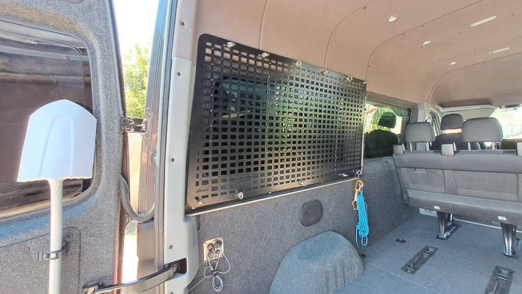 Модульна система зберігання Molle (Молле) для вікон багажника Volkswagen Crafter (2006-2011)