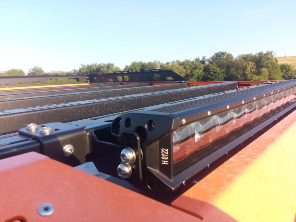 Універсальне кріплення додаткового освітлення