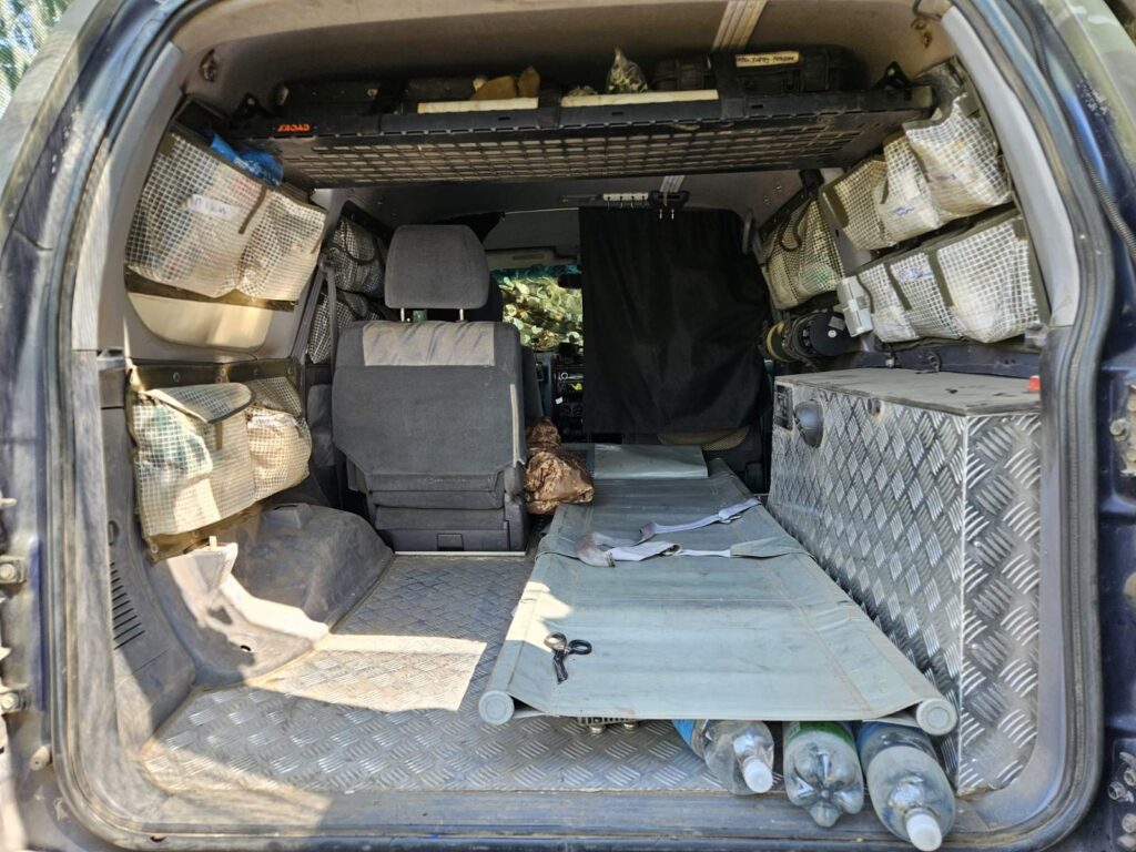 Полиця під стелю в багажник Toyota 4Runner G3 180 (1996-2002)