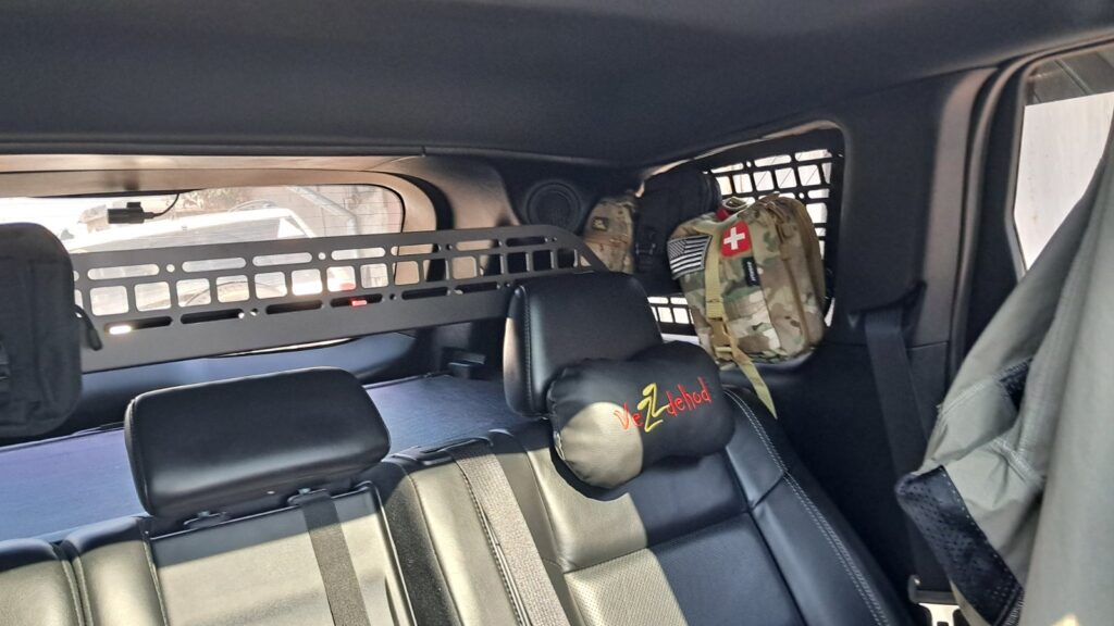 Модульна система зберігання Molle (Молле) для вікон багажника Jeep Grand Cherokee WK2 (2011-2022)