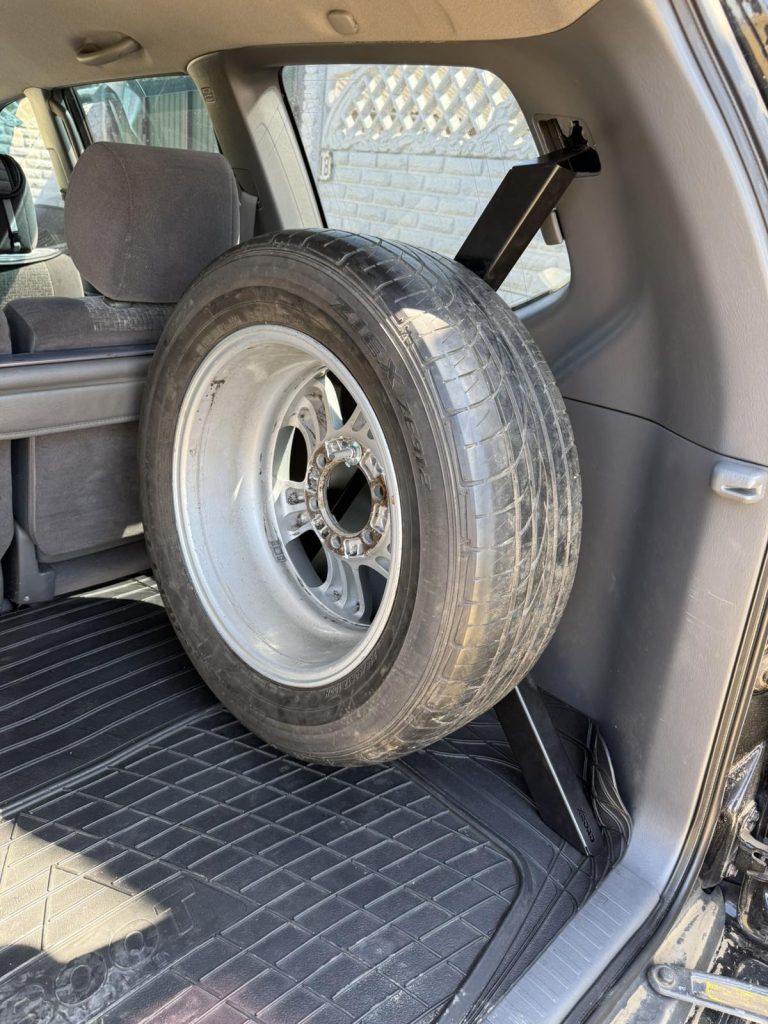 Кронштейн запасного колеса в багажник Toyota Land Cruiser Prado 120, Lexus GX470