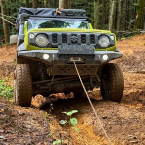 Відкидна рамка номерного знака для встановлення на клюз лебідки