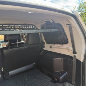 Термосумка-органайзер на вікно багажника Mitsubishi Pajero G3 (1999-2006)