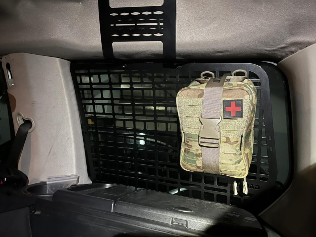 Модульна система зберігання Molle (Молле) для вікон багажника Land Rover Discovery 3 / 4