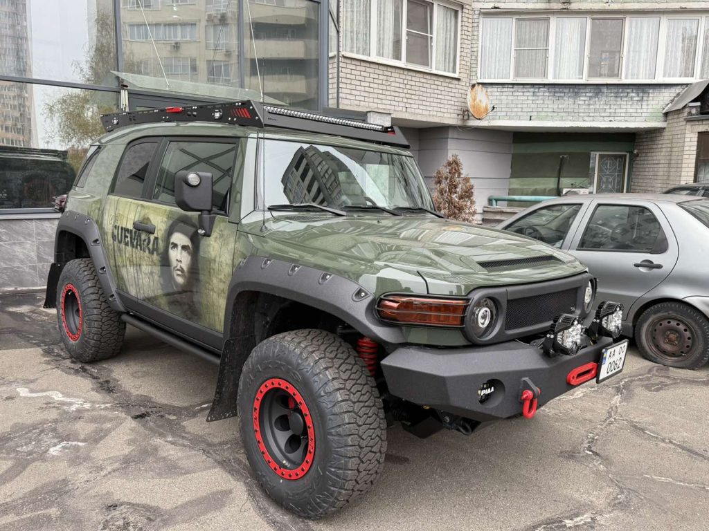 Універсальне кріплення додаткового освітлення