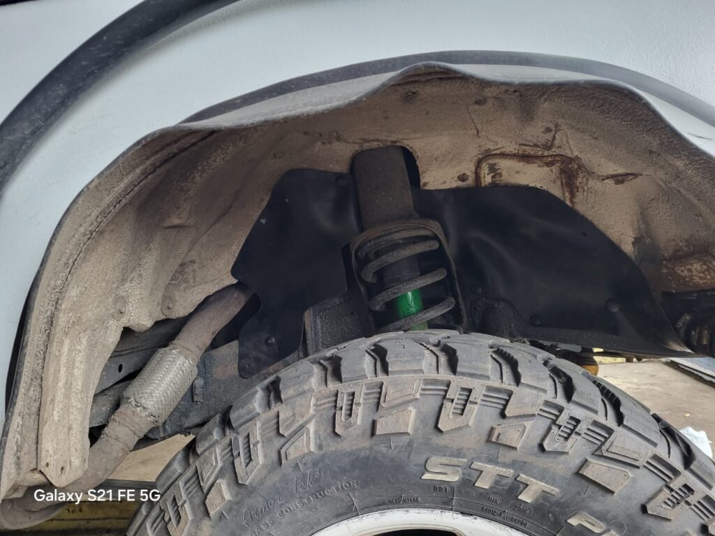 Комплект офроудних пильників моторного відсіку з набором кліпс для Toyota Land Cruiser 80