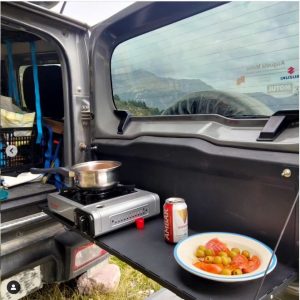 Відкидний стіл на двері багажника Jeep Wrangler — експедиційний складний стіл MOLLE без свердління