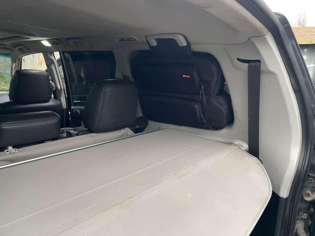 Термосумка-органайзер на вікно багажника Mitsubishi Pajero G4 (2006-2021)