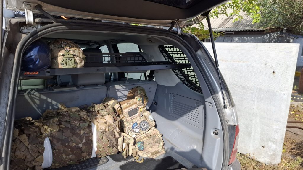 Полиця під стелю в багажник Mercedes ML270 / W163 (1997-2005)