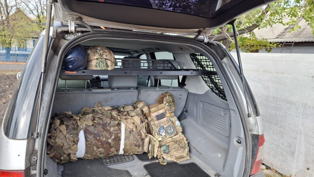 Полиця під стелю в багажник Mercedes ML270 / W163 (1997-2005)