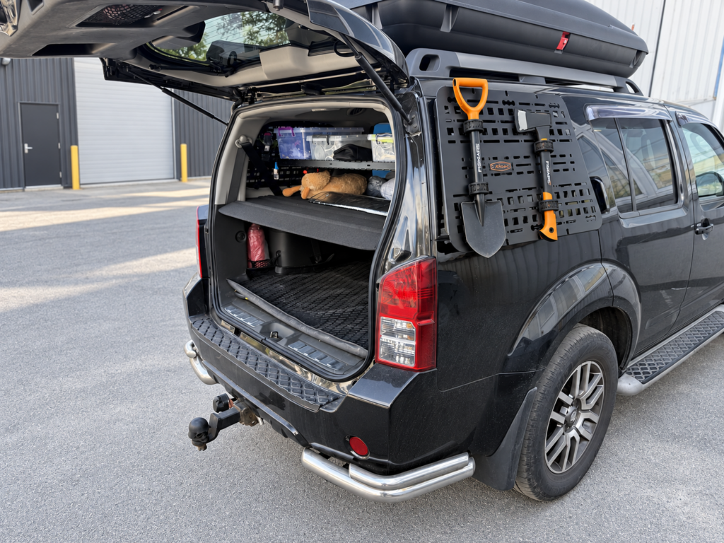 Зовнішня MOLLE-панель на вікно Nissan Pathfinder R51 XRoad