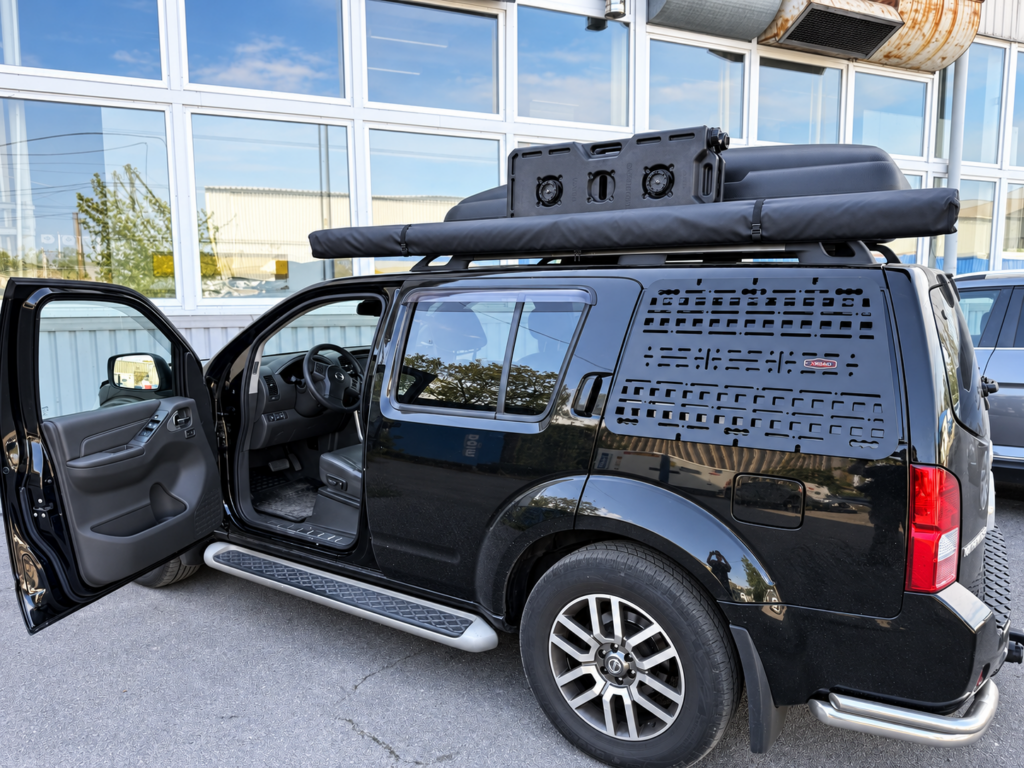 Зовнішня MOLLE-панель на вікно Nissan Pathfinder R51 XRoad