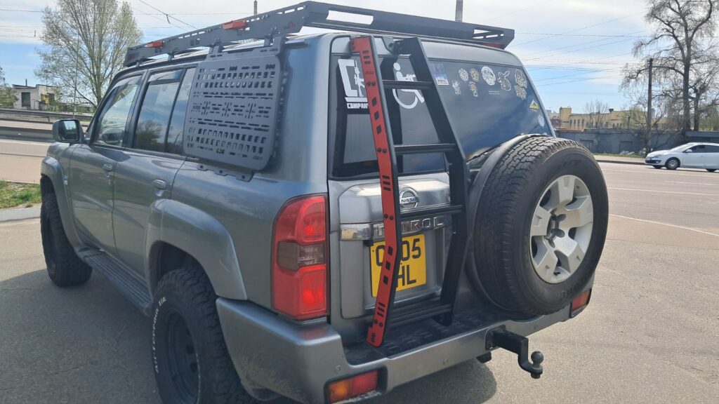 Драбина для Nissan Patrol Y61 (1997+)