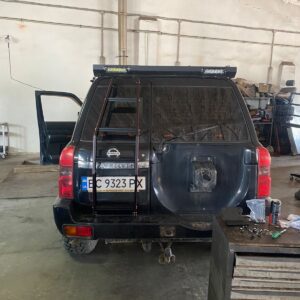 Драбина для Nissan Patrol Y61 (1997+)