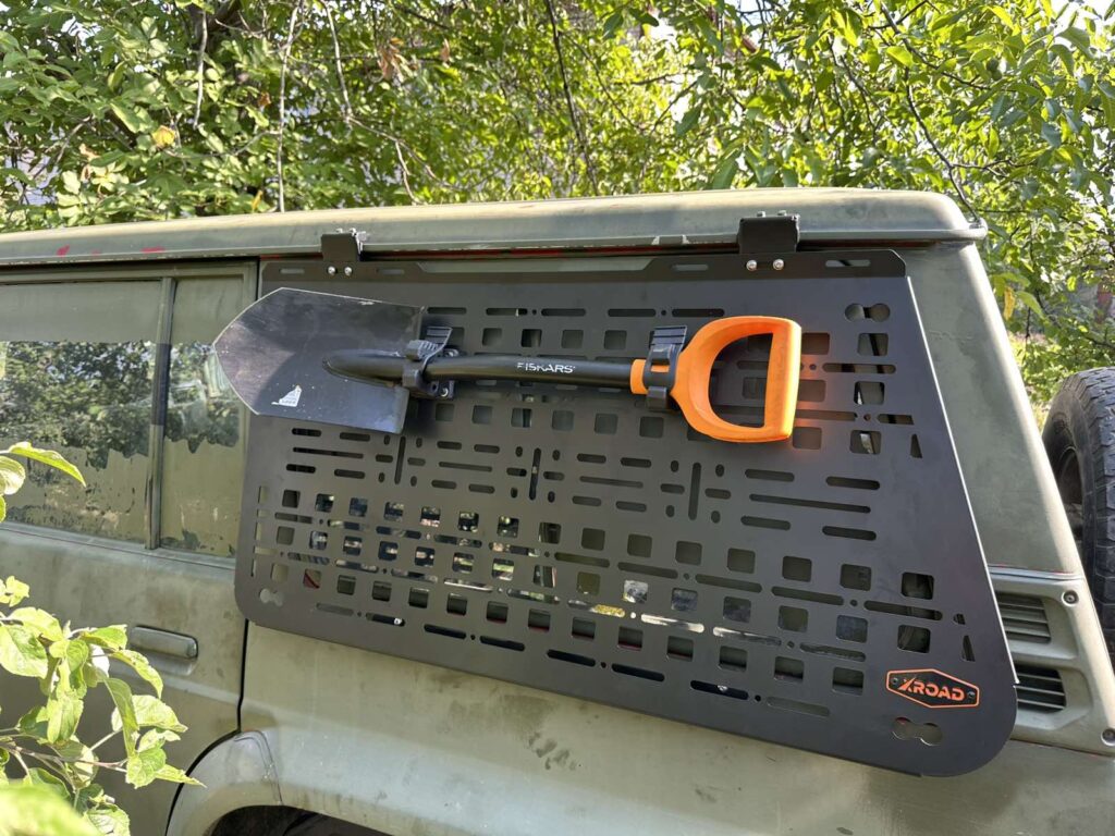 Зовнішня MOLLE-панель на вікно Mitsubishi Pajero Sport 1 XRoad