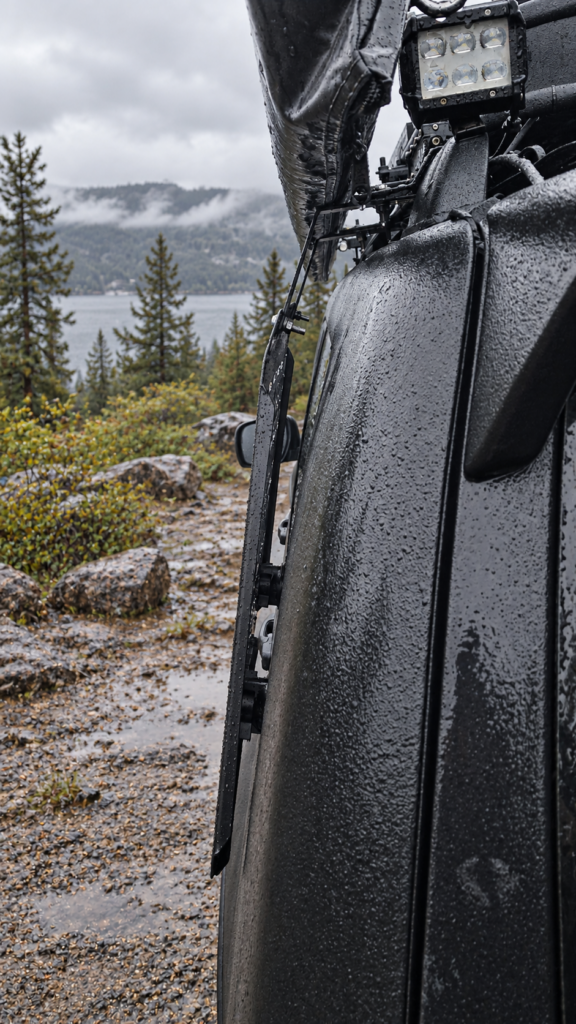 Зовнішня MOLLE-панель на вікно Mitsubishi Pajero Sport 1 XRoad