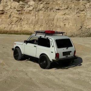 Зовнішня MOLLE-панель на вікно Lada Niva XRoad