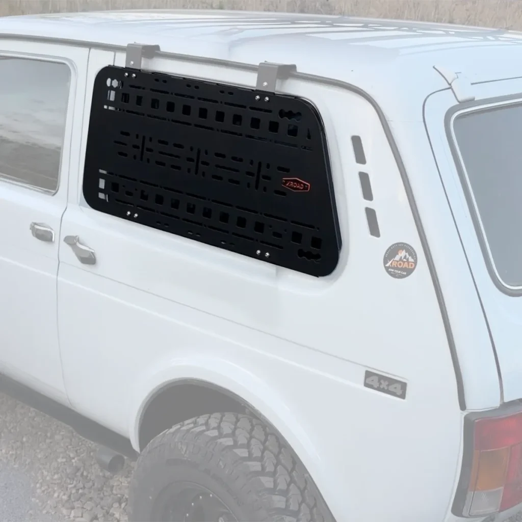 Зовнішня MOLLE-панель на вікно Lada Niva XRoad